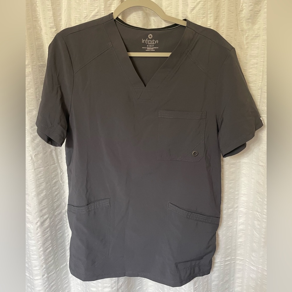 Men’s Cherokee Infinity Scrub Top